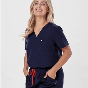 NWT Mediclo Sal Essential Navy Scrub Top